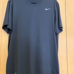 Nike Men's Dark Gray Short Sleeve Tee